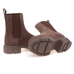 Chelsea boot Copenhagen in nabuck con suola in gomma
