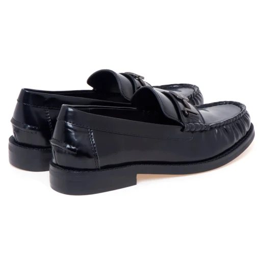 Mocassino Bibi Lou in pelle spazzolata con morsetto in metallo