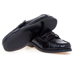 Mocassino Bibi Lou in pelle spazzolata con morsetto in metallo