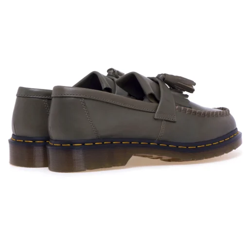 Mocassino Dr Martens Adrian in nappa con frangia e nappine