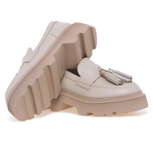 Mocassino Santoni in pelle con nappine