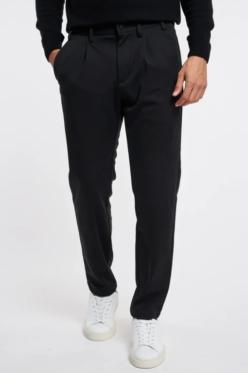 Pantalone People Of Shibuya in tessuto tecnico ultra light