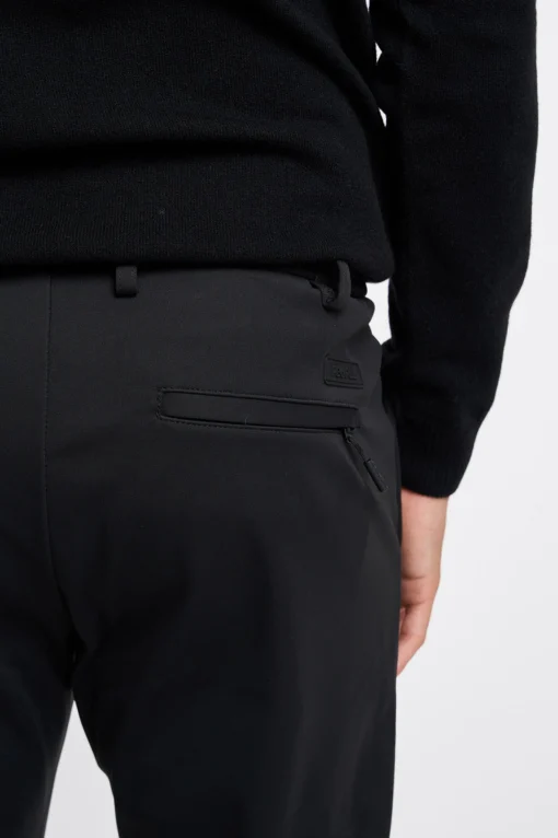 Pantalone People Of Shibuya in tessuto tecnico ultra light