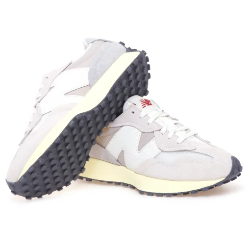 Sneaker New Balance 327 in camoscio e tessuto