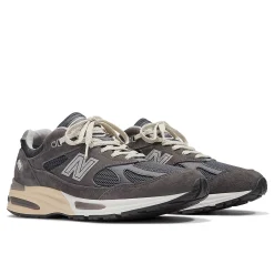 Sneaker New Balance 991 v2 in camoscio e mesh