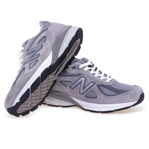 Sneaker New Balance 990 v4 in camoscio e tessuto