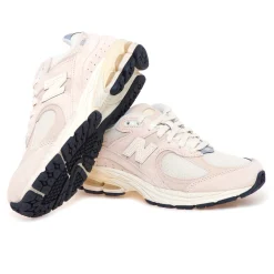 Sneaker New Balance 2002R in camoscio e tessuto