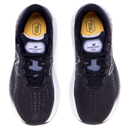 Snerker New Balance Fresh Foam EVOZ