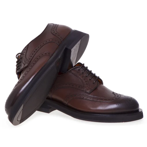 Stringata stile inglese Santoni in pelle anticata