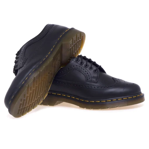 Stringata stle inglese Dr Martens 3989 in pelle